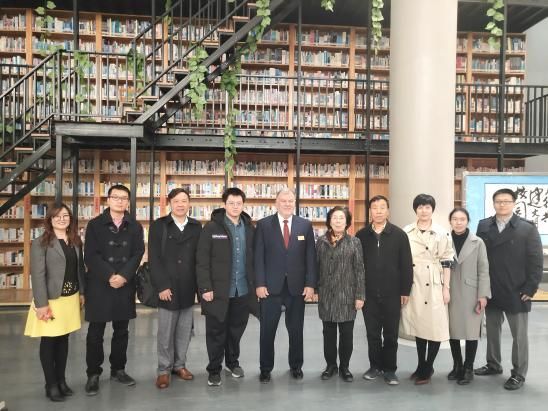20190328 美国校长赴仁爱 1