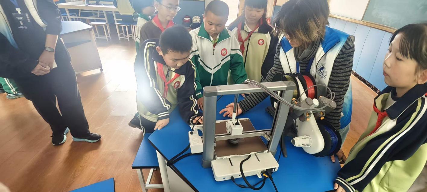 探秘 3D 打印・感受科创魅力-天津仁爱学院机械工程学院